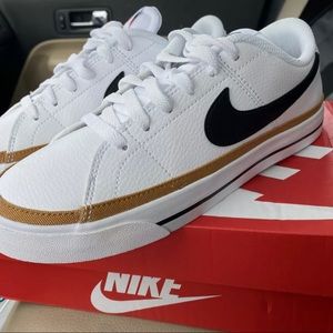 ✰ Nike Court Legacy Women’s Sneakers 7.5 ✰